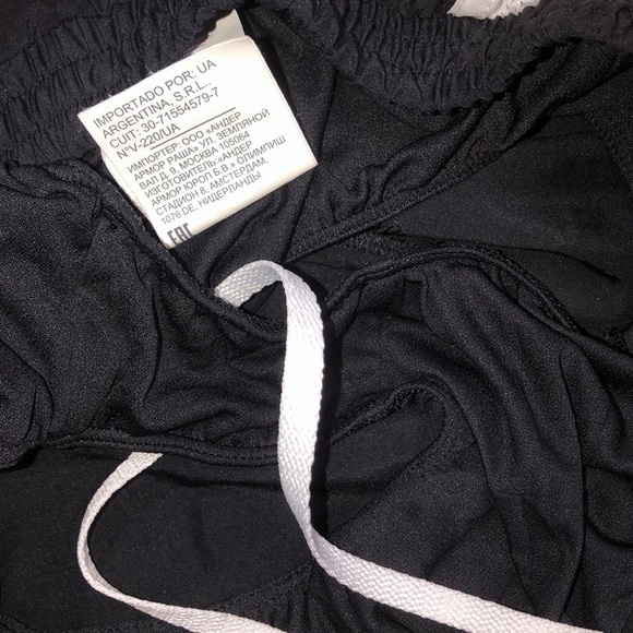 Under Armour running shorts - Picture 6 of 6